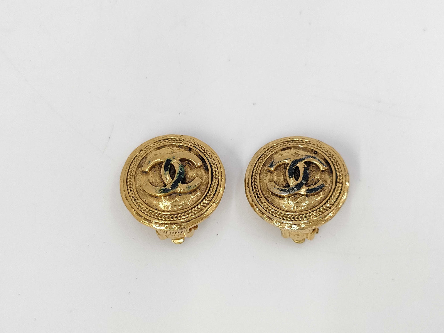 CHANEL Coco Round Vintage Earrings