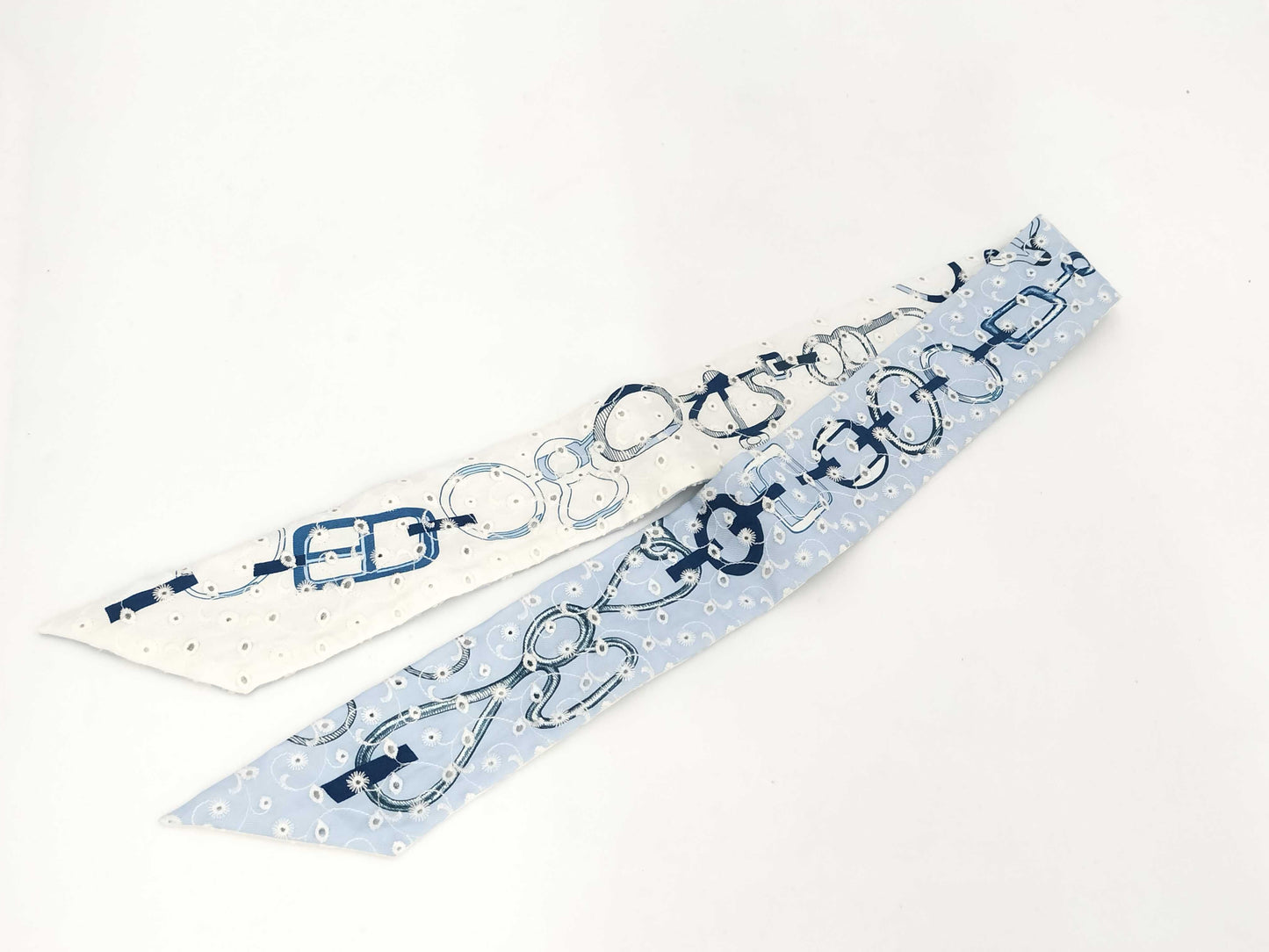 HERMES Twilly de Les Boucles Broderie Anglaise Scarf