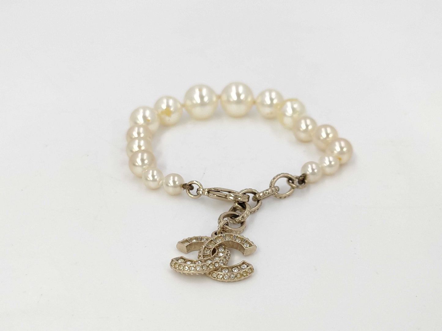 CHANEL F17 Pearl x Coco Bracelet Bracelet/Bangle