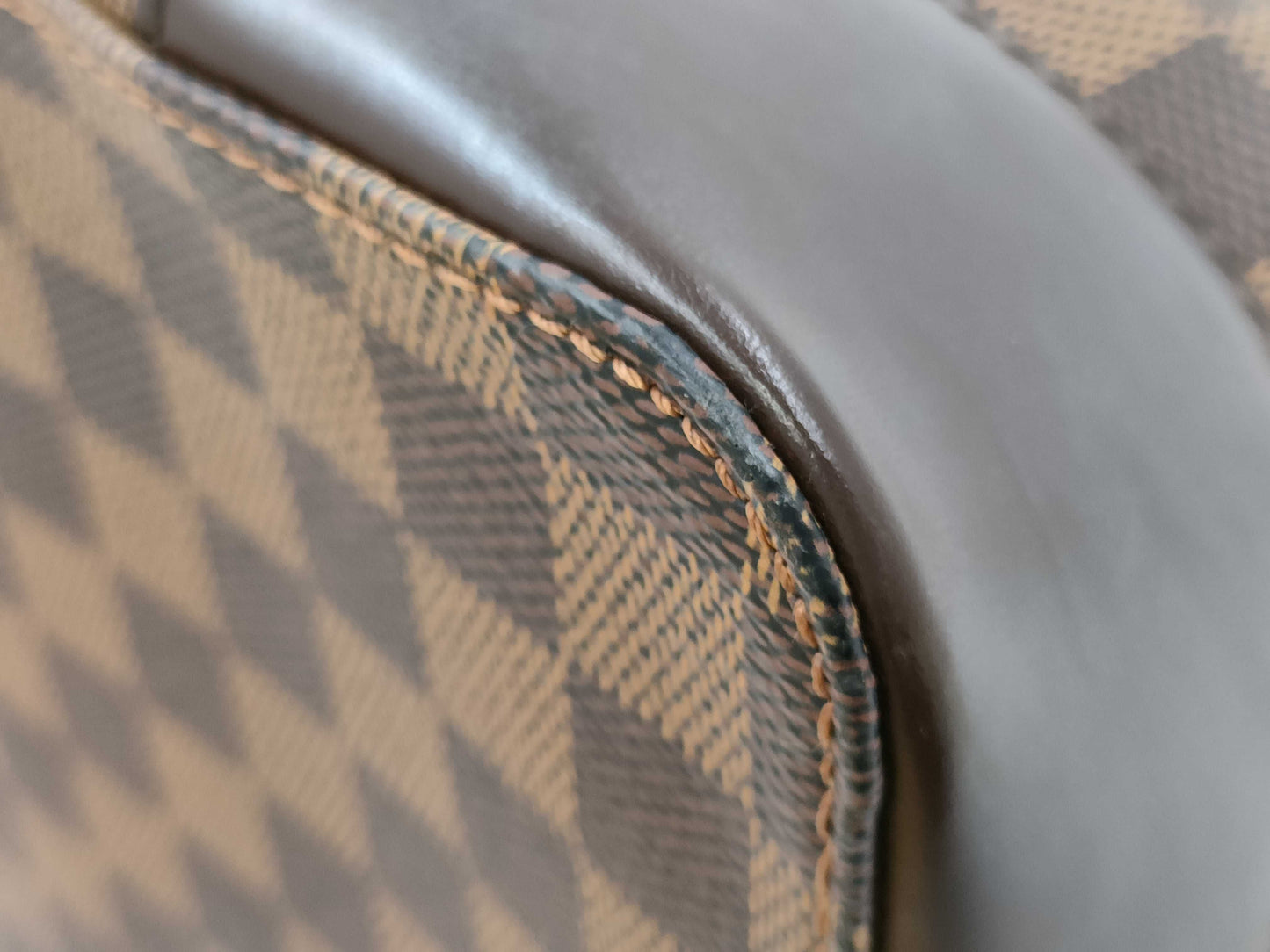 LOUIS VUITTON Damier N51204 Hampstead MM Shoulder Bag with Marker Pen Marks on Pocket