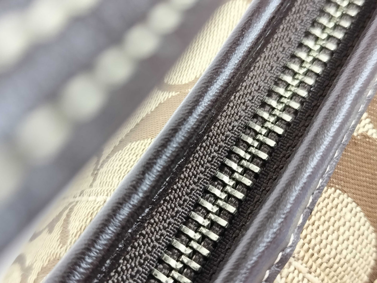 COACH Signature 6266 One-Shoulder Shoulder Bag