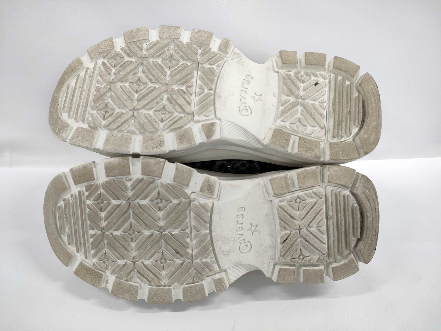 Converse Trek Wave Sneakers