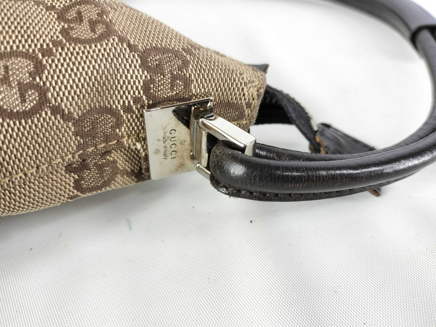 GUCCI GG Canvas One-Shoulder Shoulder Bag