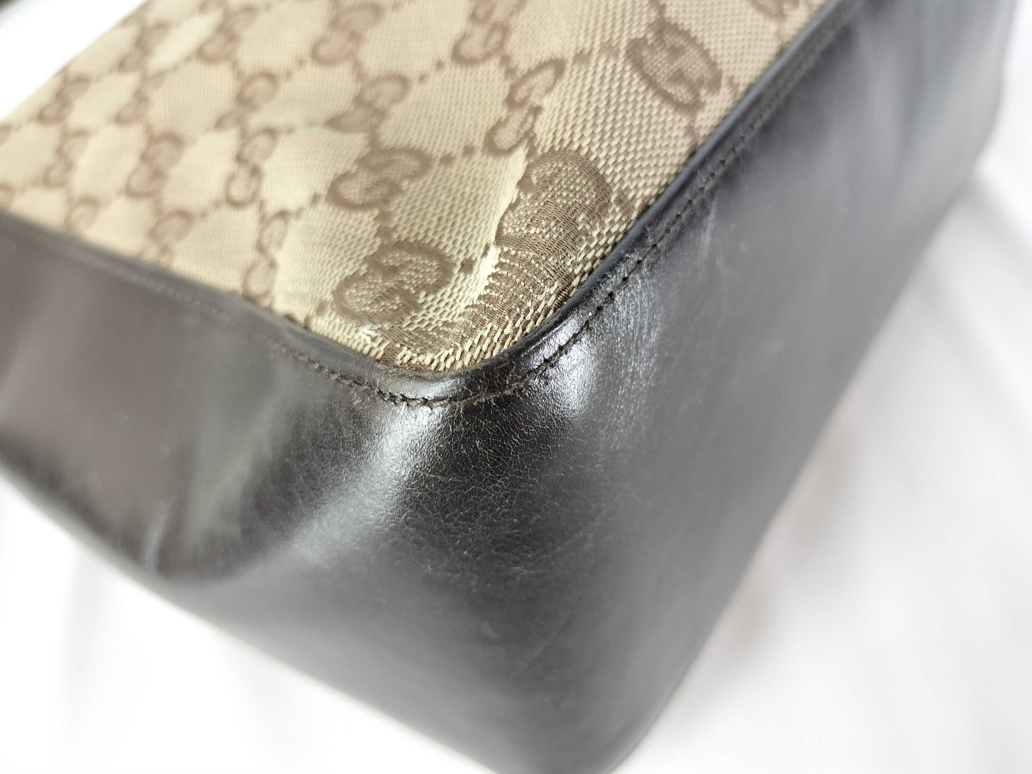 GUCCI GG Canvas One-Shoulder Shoulder Bag