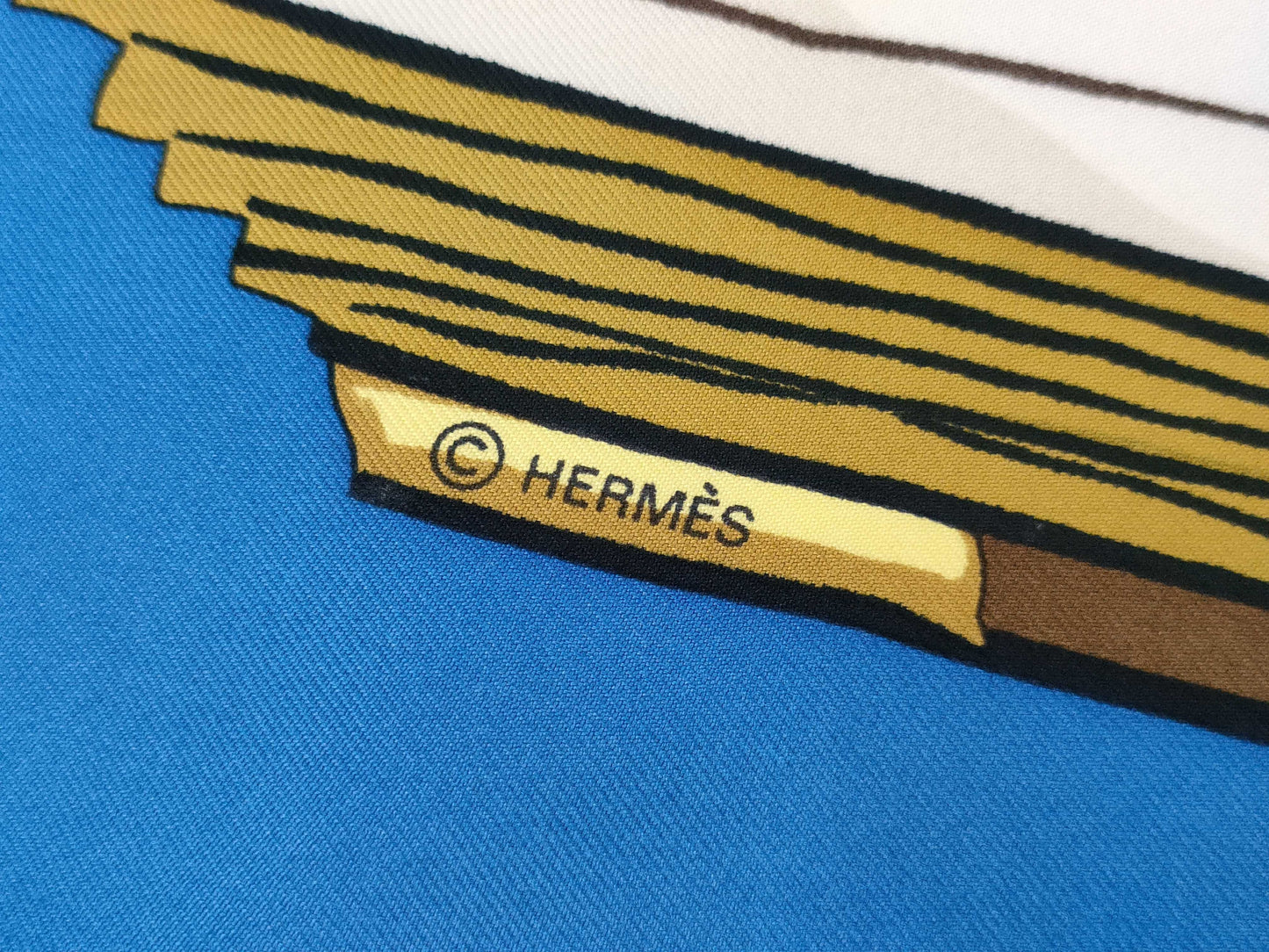 HERMES Carre Carre 90 Buckle Workshop Scarf without quality tag