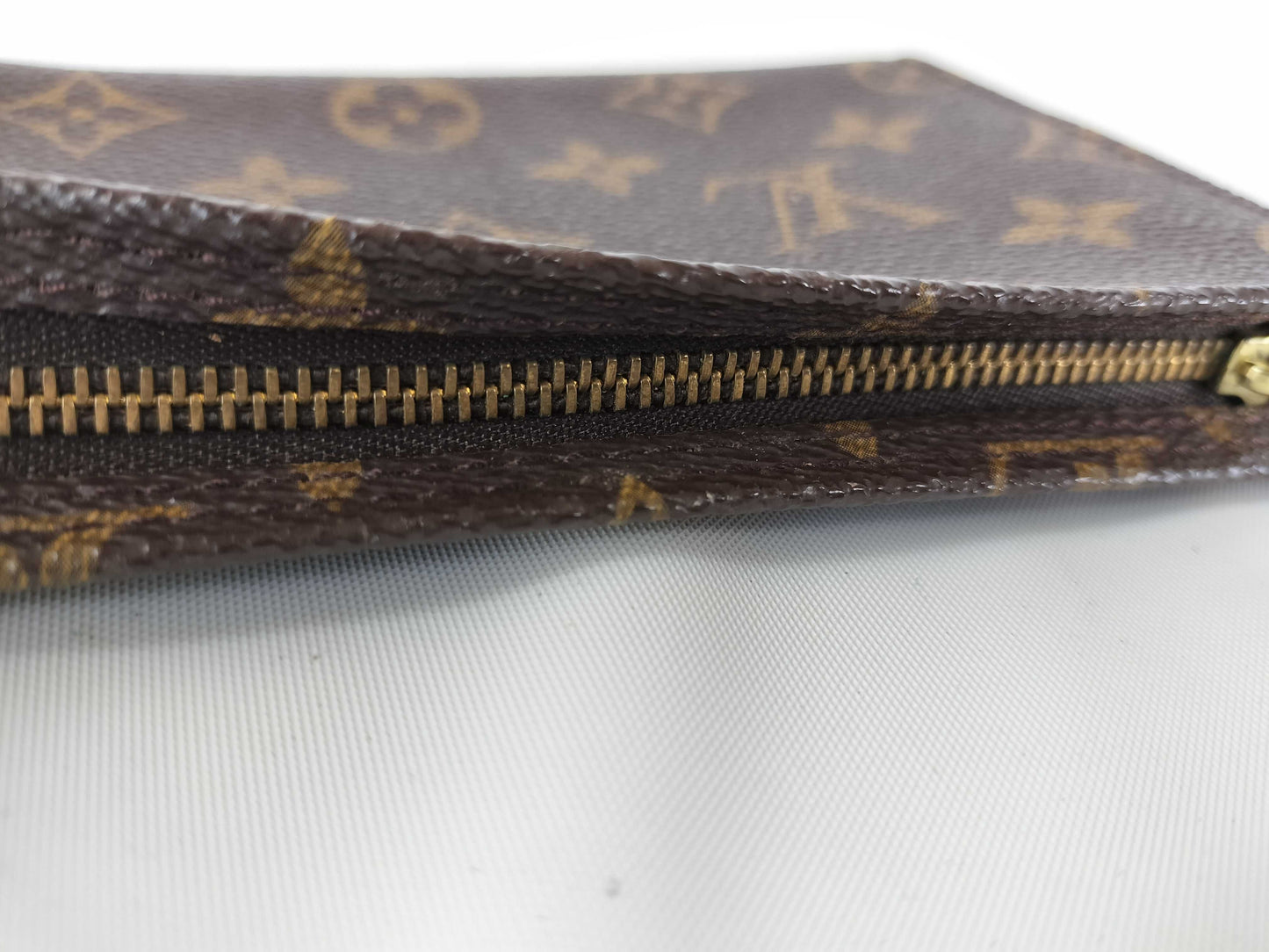 LOUIS VUITTON V*1918 Monogram Bucket Pouch
