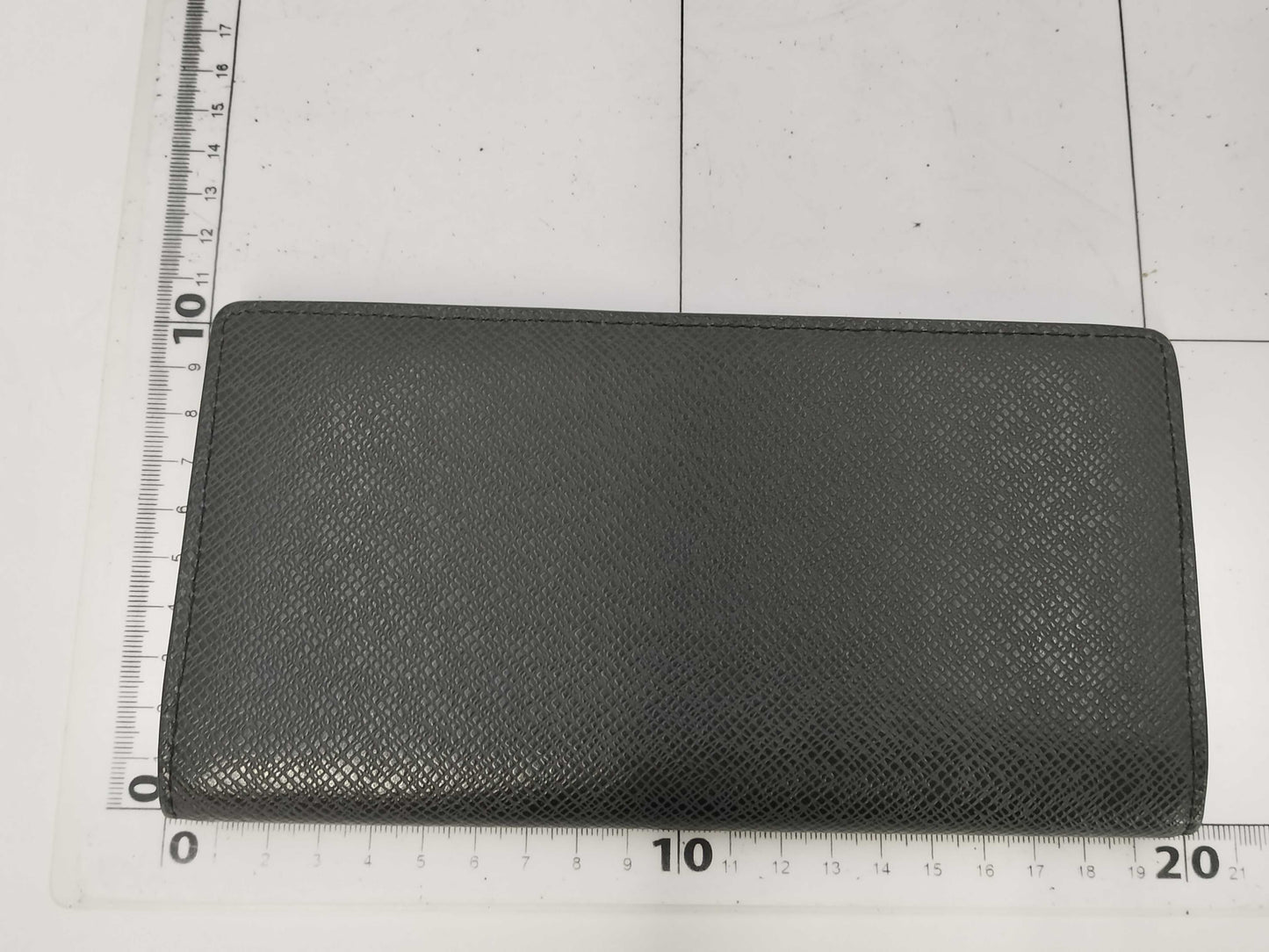 LOUIS VUITTON Taiga M30541 Portefeuille Long Wallet