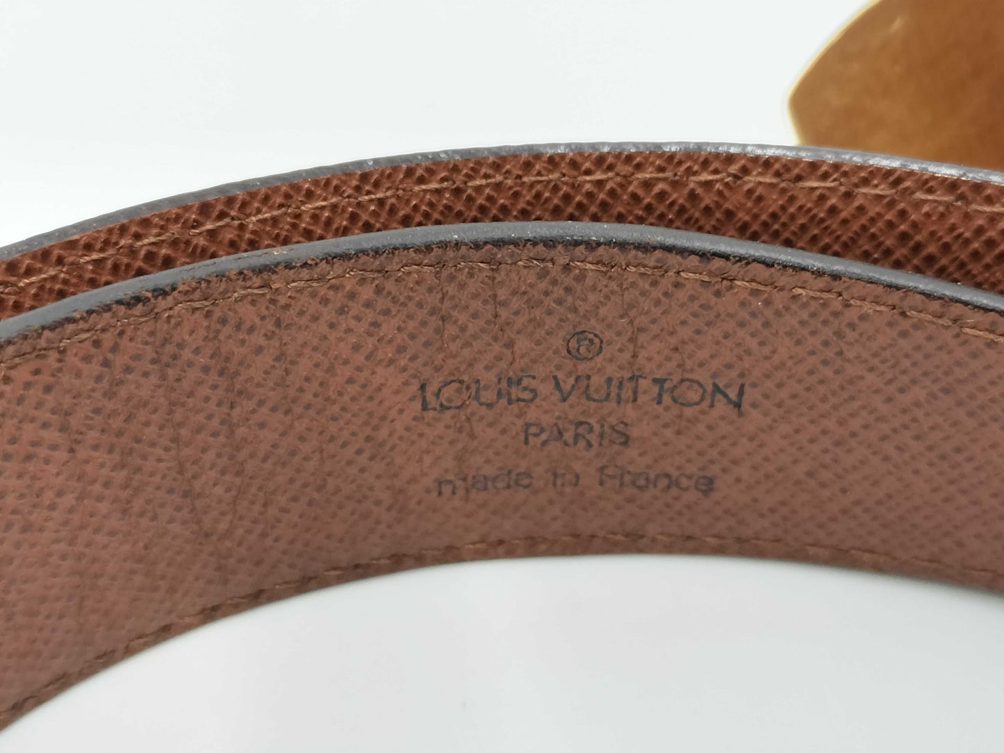 LOUIS VUITTON Taiga M6840 Santur Belt
