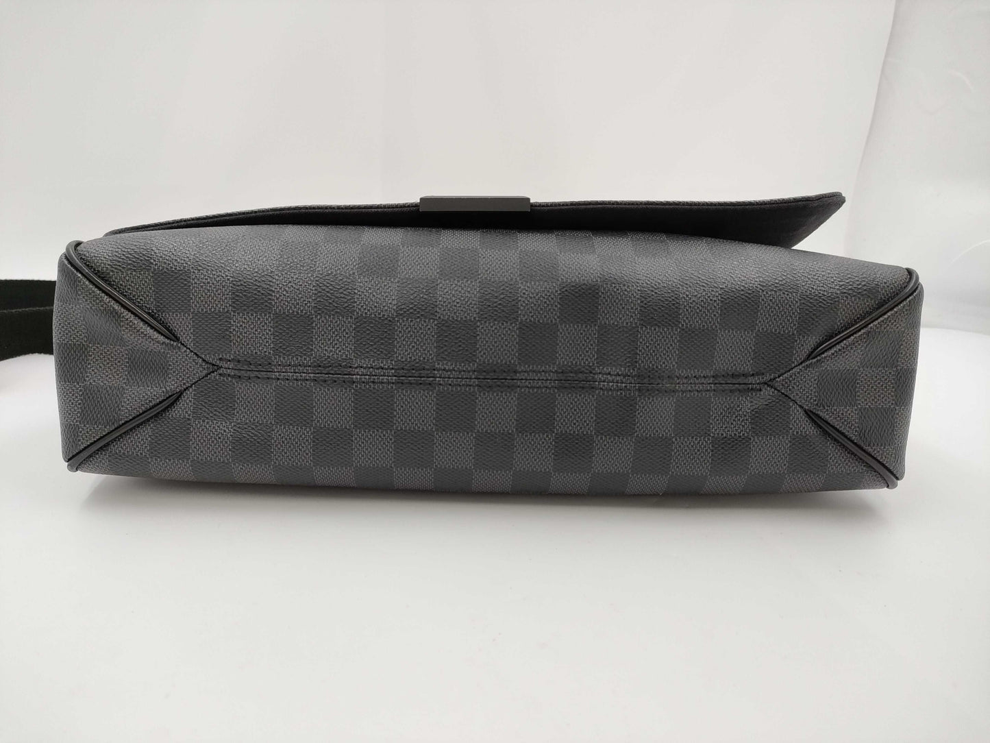 LOUIS VUITTON Damier Graphite N58029 Daniel MM Shoulder Bag