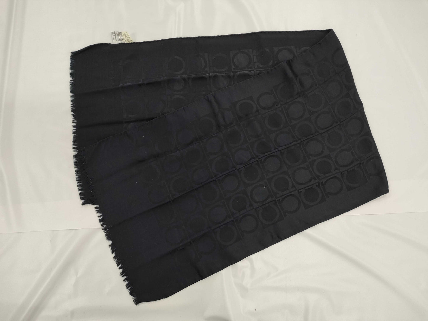 Salvatore Ferragamo Stole Gancini Scarf
