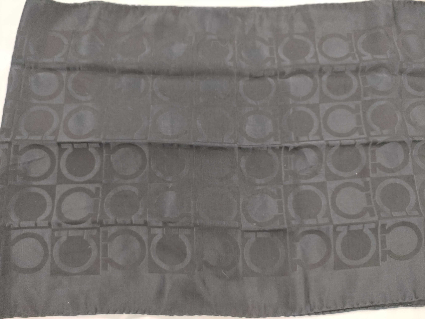 Salvatore Ferragamo Stole Gancini Scarf