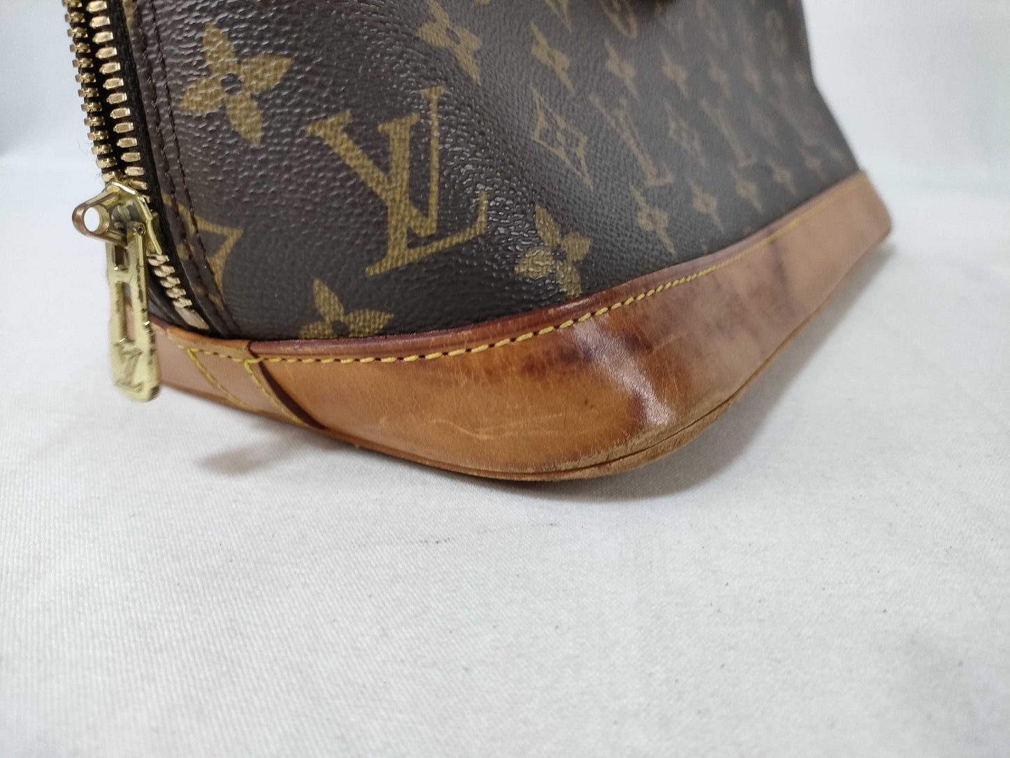 LOUIS VUITTON M51130 Monogram Old Alma 30 Handbag