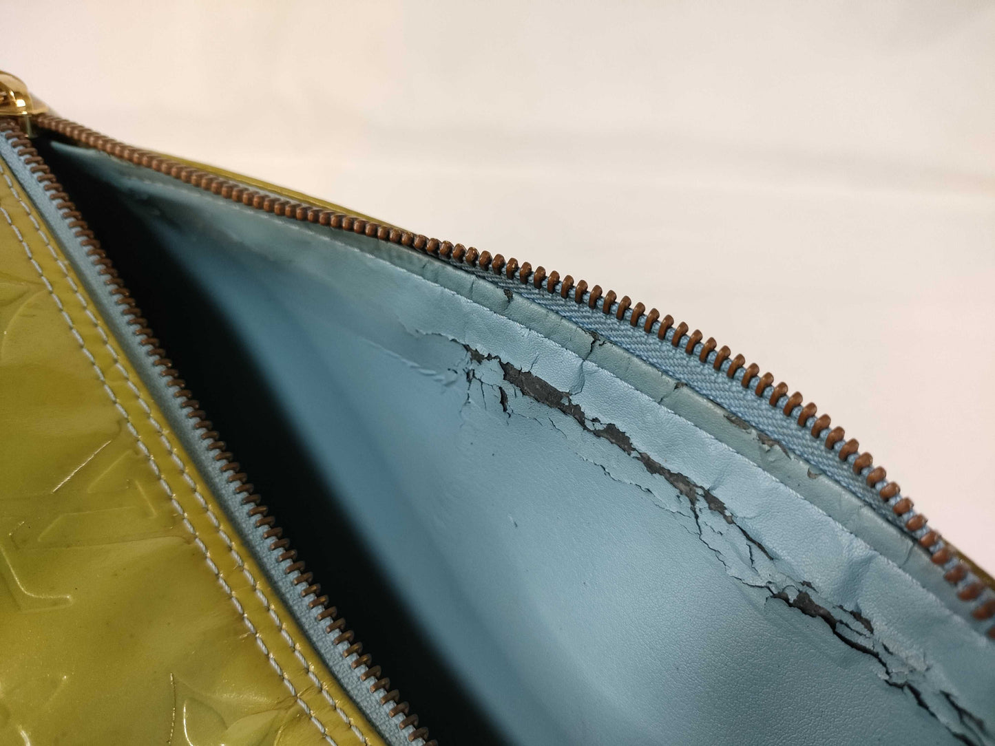 LOUIS VUITTON M91309 Vernis Papillon Green Handbag
