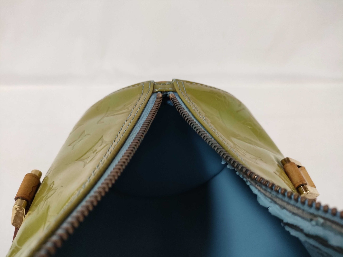 LOUIS VUITTON M91309 Vernis Papillon Green Handbag
