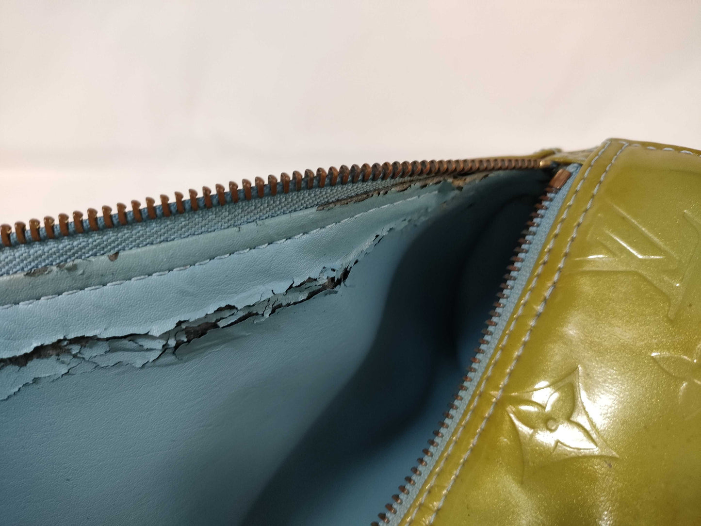 LOUIS VUITTON M91309 Vernis Papillon Green Handbag