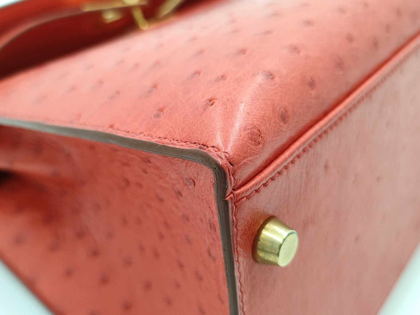 HERMES Kelly 32 Ostrich Handbag in Pink with Gold Hardware