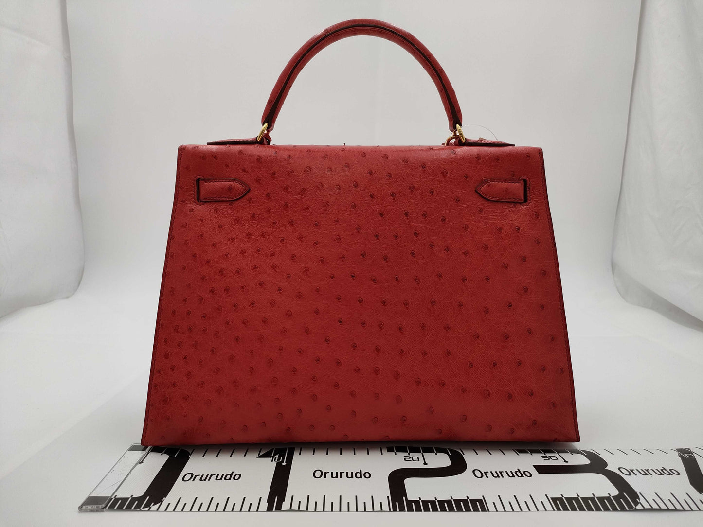 HERMES Kelly 32 Ostrich Handbag in Pink with Gold Hardware