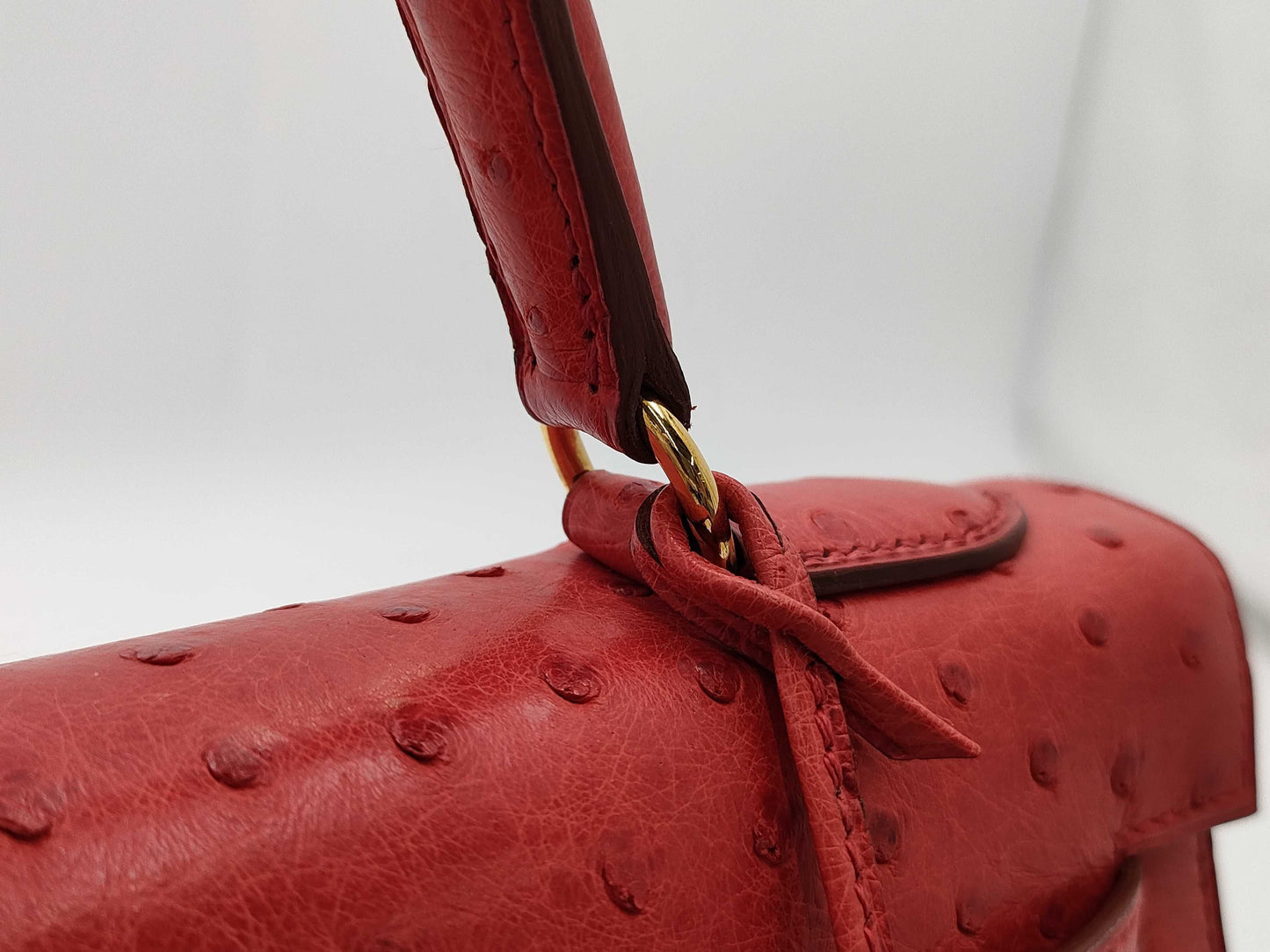 HERMES Kelly 32 Ostrich Handbag in Pink with Gold Hardware