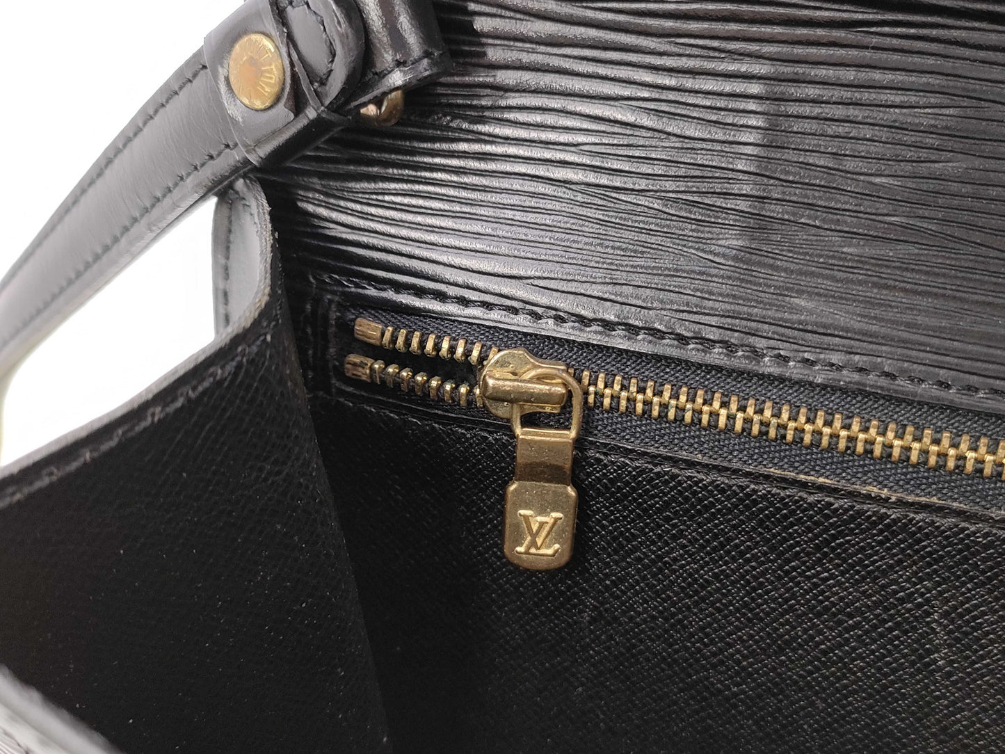 LOUIS VUITTON Epi M52612 Serie Dragonne Second Bag