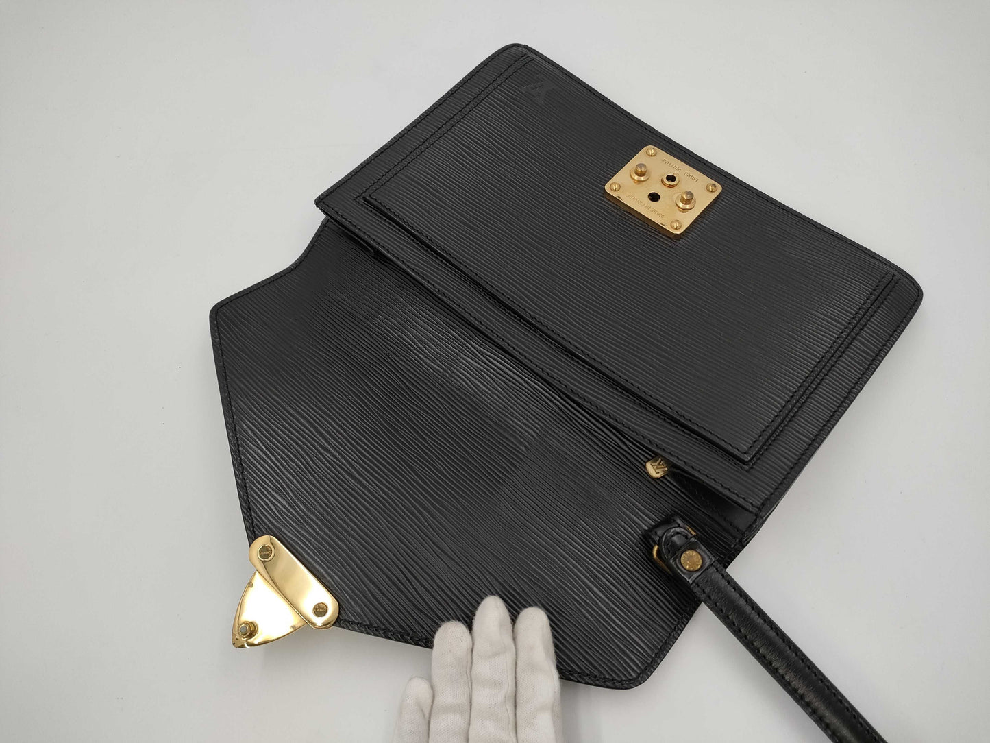 LOUIS VUITTON Epi M52612 Serie Dragonne Second Bag