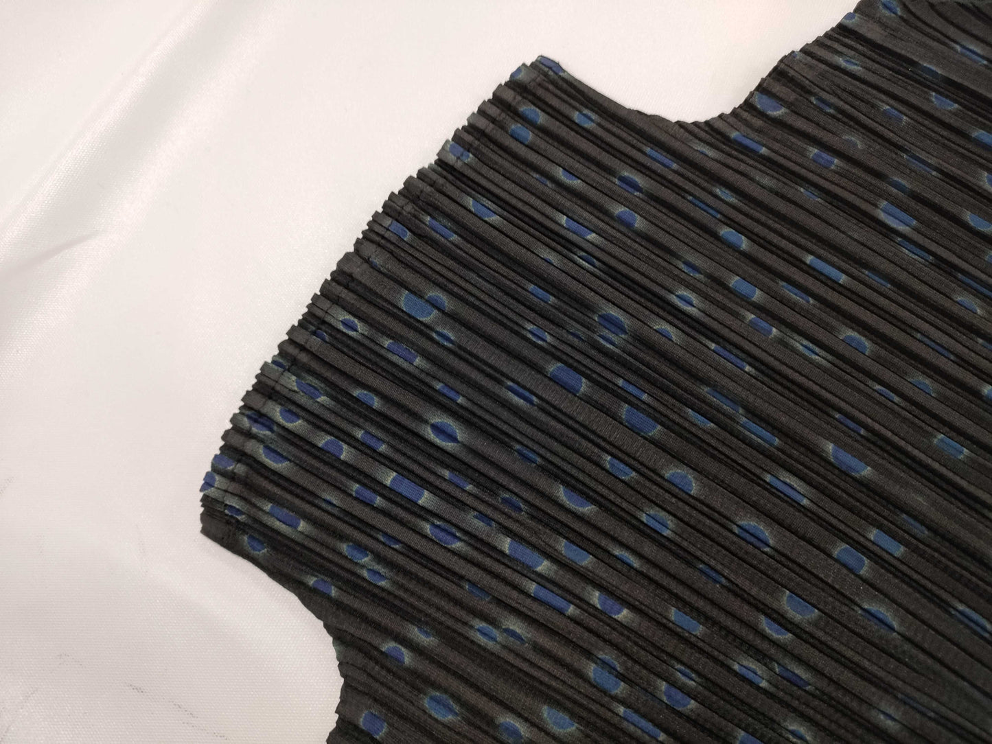 ISSEY MIYAKE Pleats Please Tops Tops