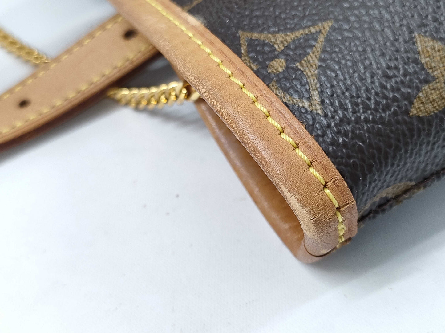 LOUIS VUITTON Monogram Bucket GM Tote Bag with Pouch