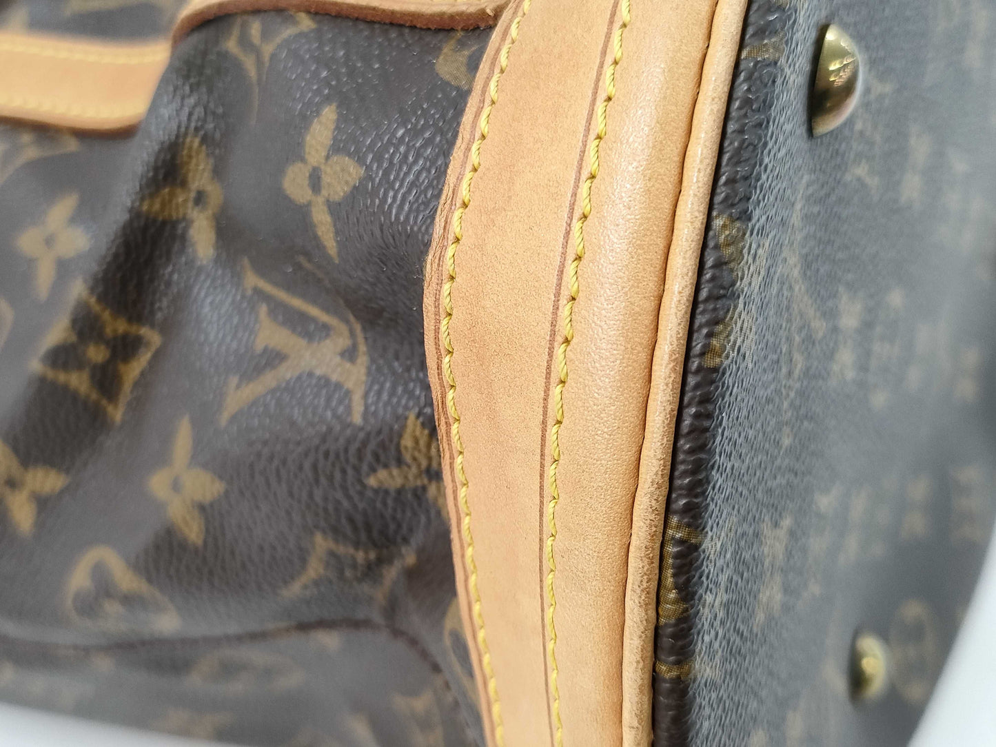 LOUIS VUITTON Monogram Bucket GM Tote Bag with Pouch