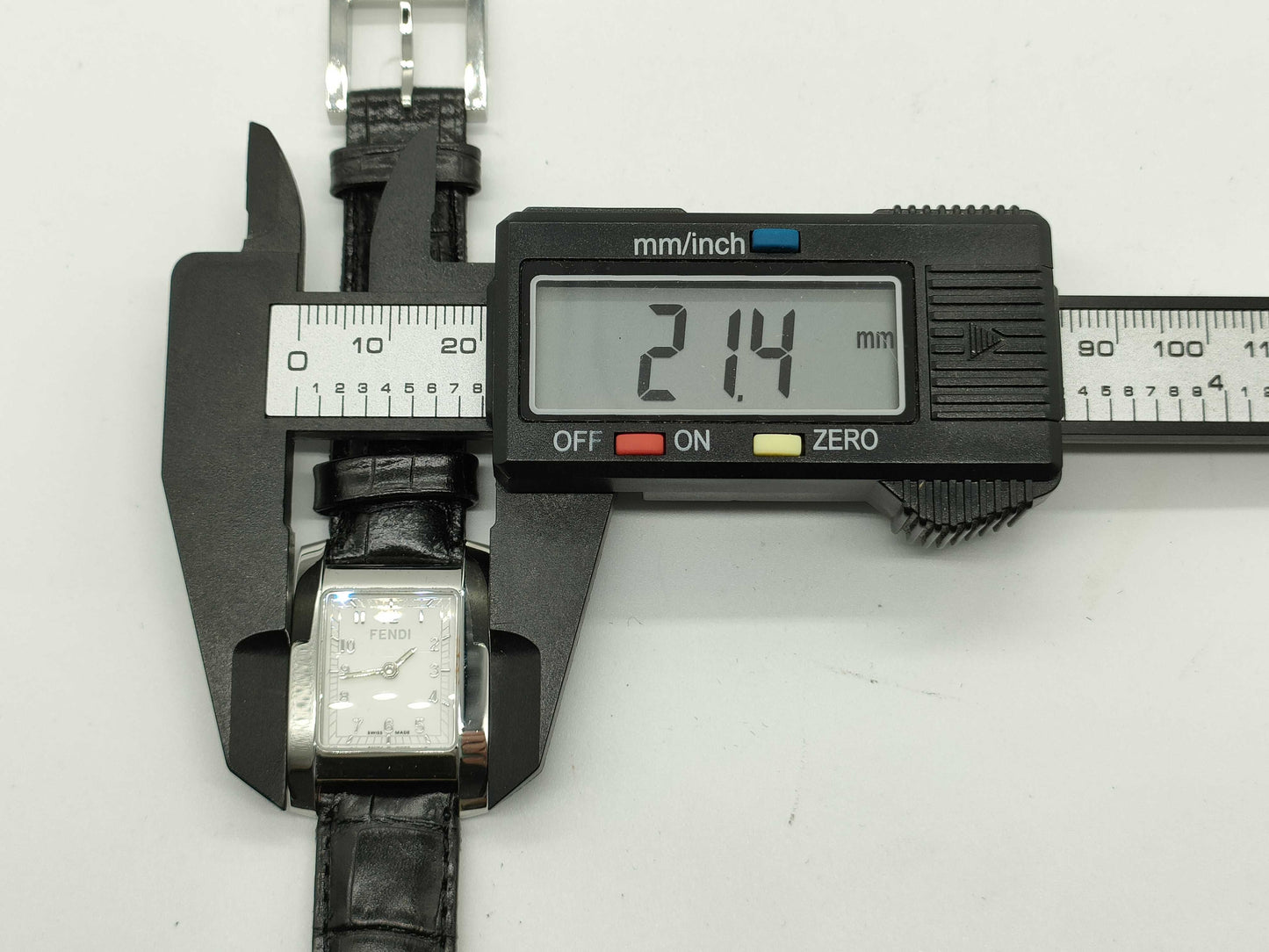 FENDI 068-70000l-366 Unworked Women's Watch
