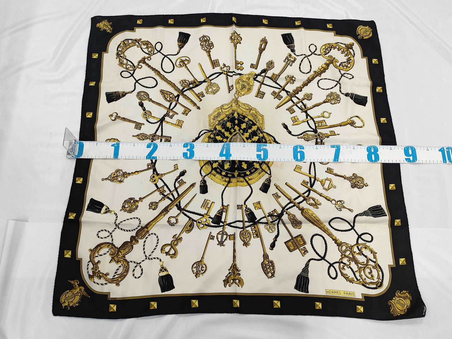 HERMES Carre Carre 90 Scarf without tag