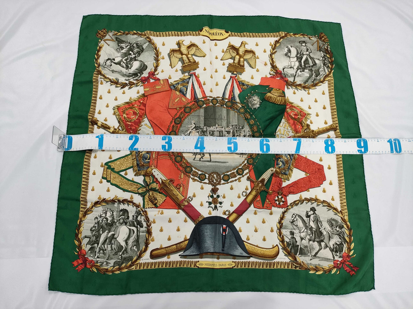 HERMES Carre Carre 90 Green Scarf