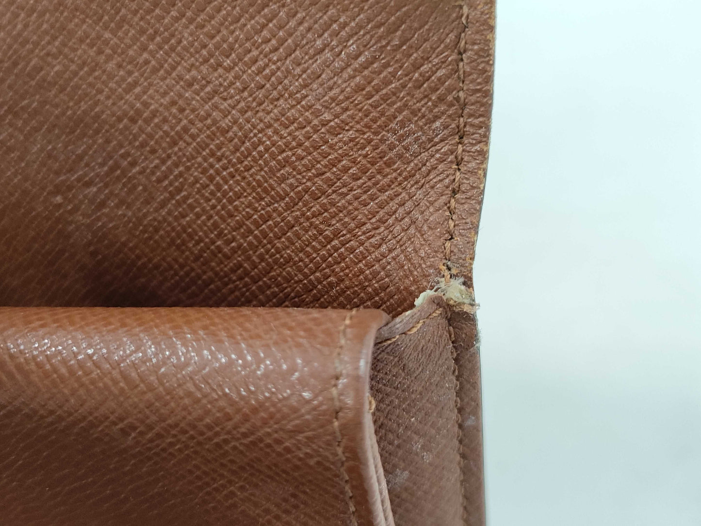 LOUIS VUITTON Monogram M61217 Portefeuille International Wallet