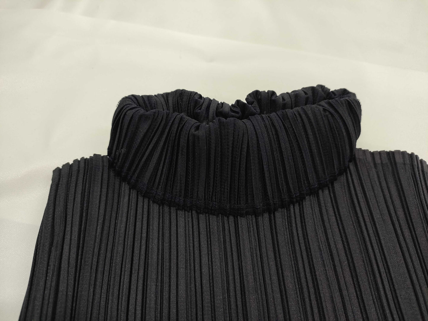 ISSEY MIYAKE Pleats Please Sleeveless Top