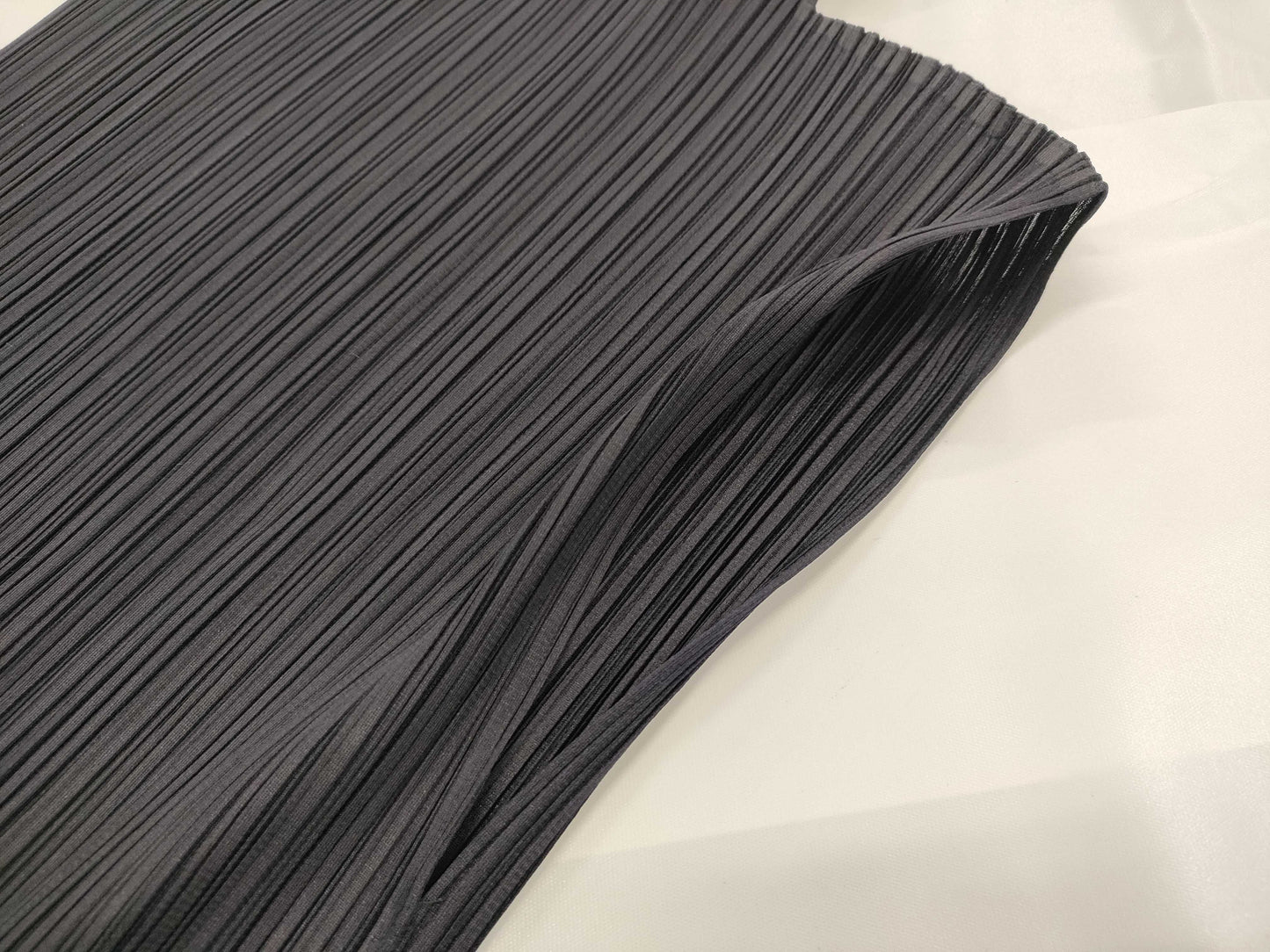 ISSEY MIYAKE Pleats Please Sleeveless Top