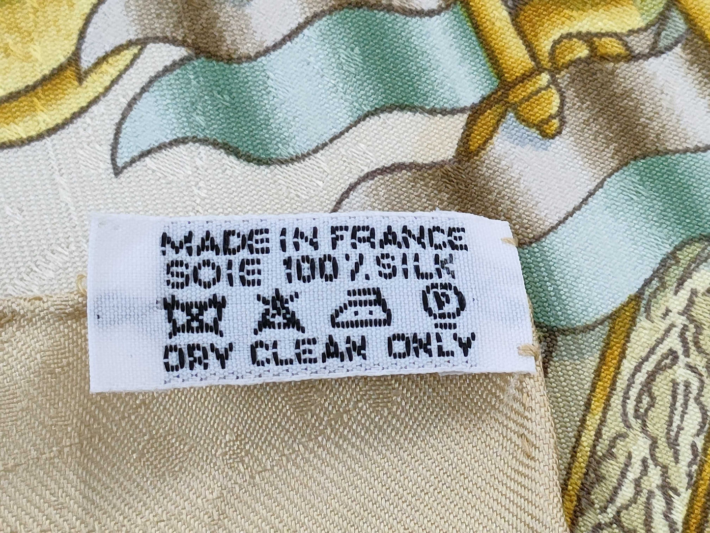 HERMES Carre 90 Scarf