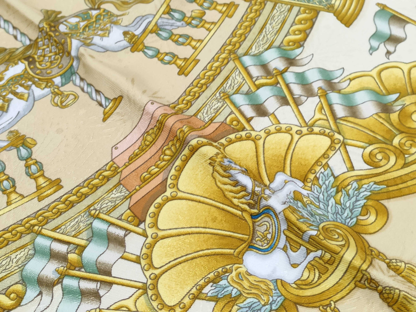 HERMES Carre 90 Scarf