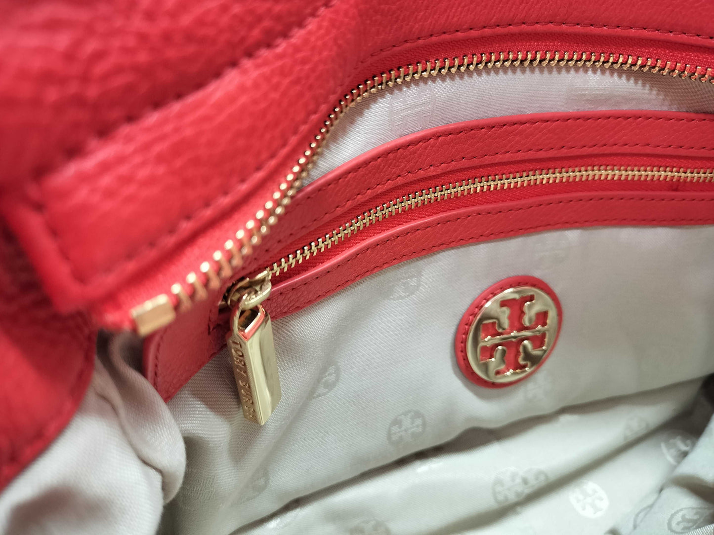 Tory Burch 2-Way Shoulder/Handbag/Tote Bag
