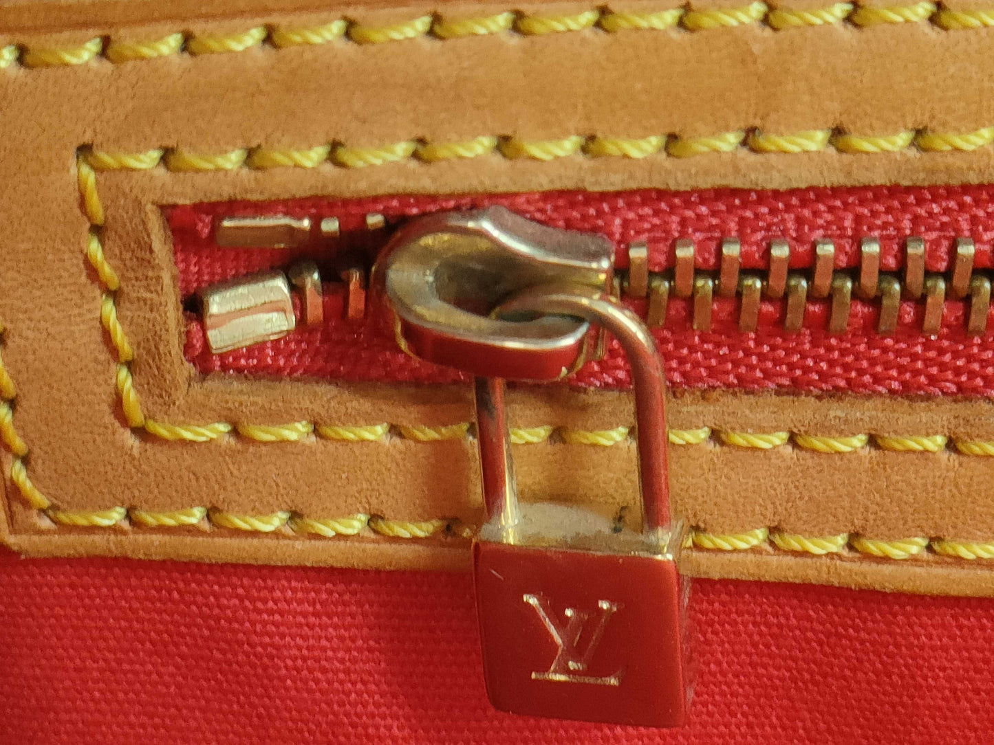 LOUIS VUITTON Vernis M91086 Reed MM Tote Bag