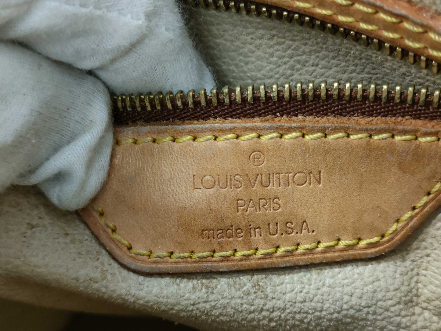 LOUIS VUITTON Monogram Petit Bucket Tote Bag with Pouch