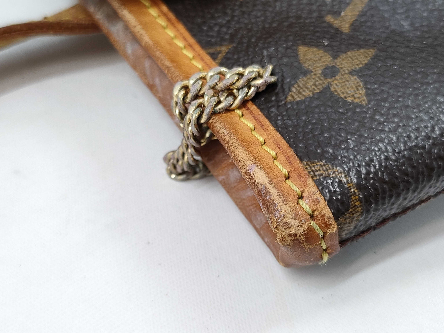 LOUIS VUITTON Monogram Petit Bucket Tote Bag with Pouch