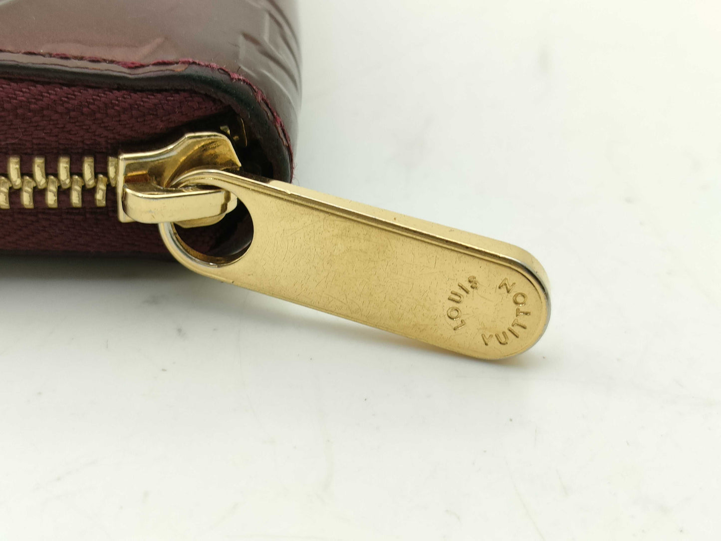 LOUIS VUITTON Vernis Zippy Wallet
