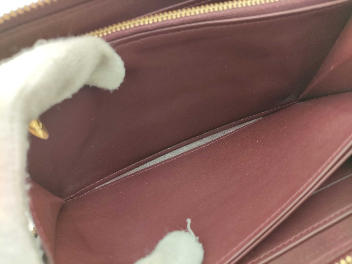 LOUIS VUITTON Vernis Zippy Wallet