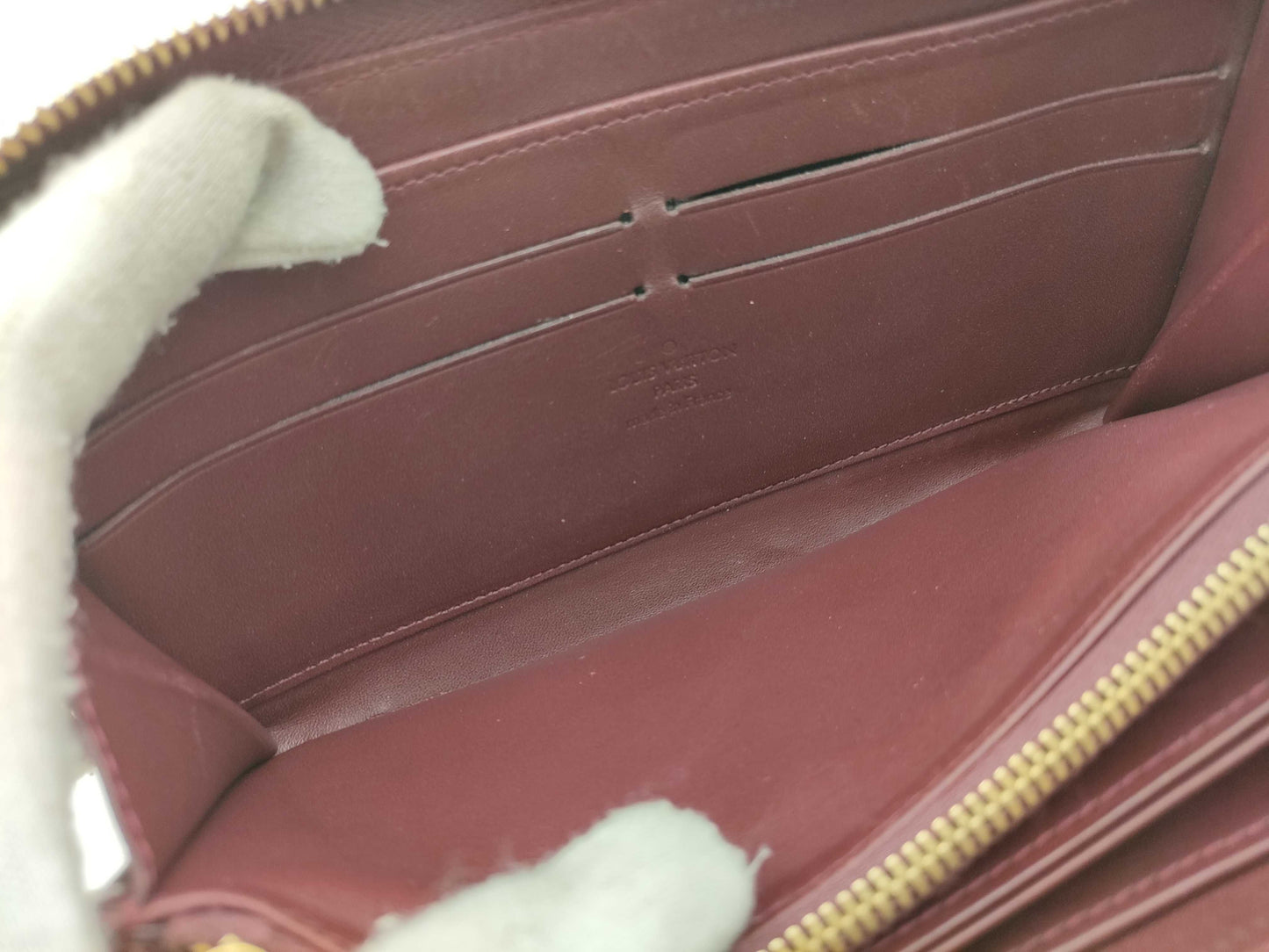 LOUIS VUITTON Vernis Zippy Wallet