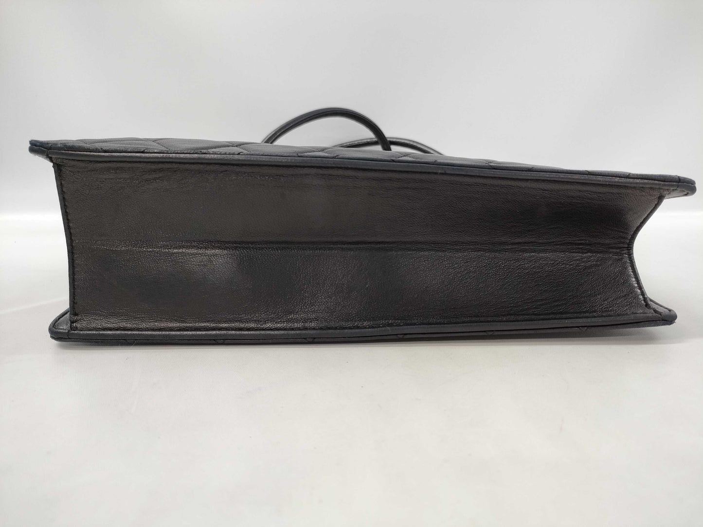 CHANEL Lambskin Matelasse Crossbody Shoulder Bag