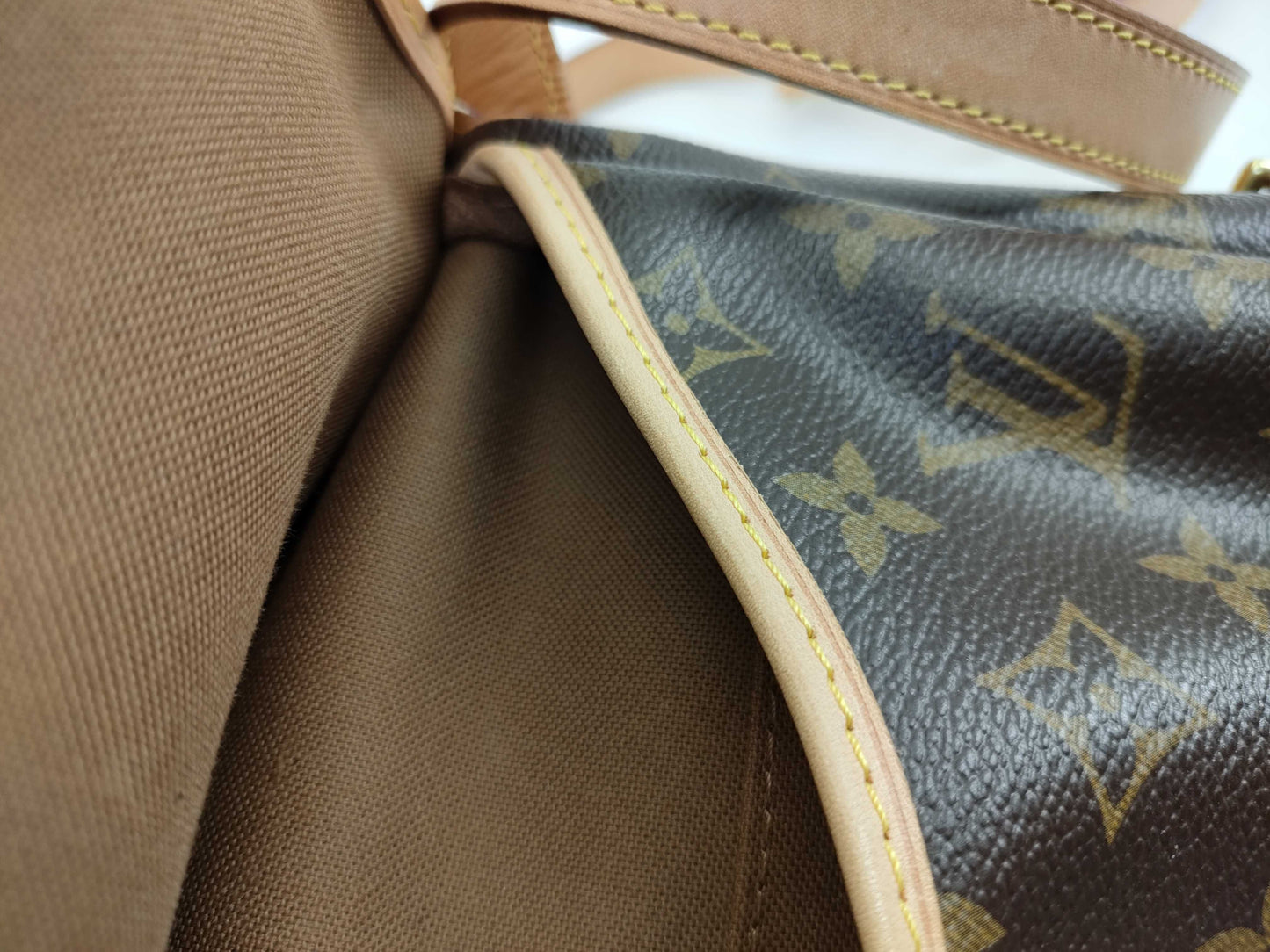 LOUIS VUITTON MB2153 Monogram M42256 Saumur 30 Shoulder Bag