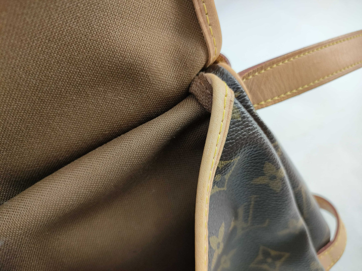 LOUIS VUITTON MB2153 Monogram M42256 Saumur 30 Shoulder Bag