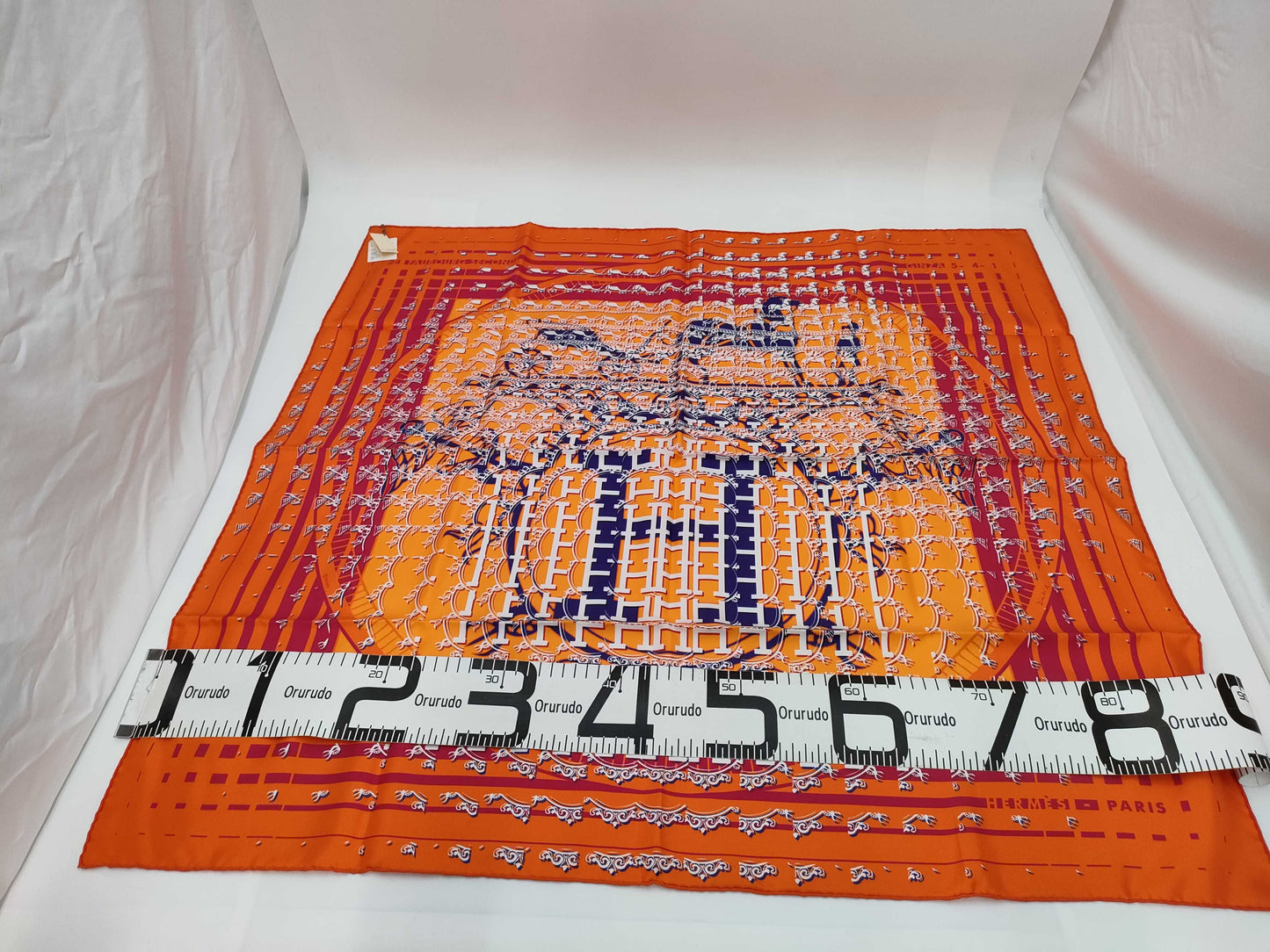 HERMES 24 FAUBOURG SECONDE GINZA 5-4-1 Scarf with tag
