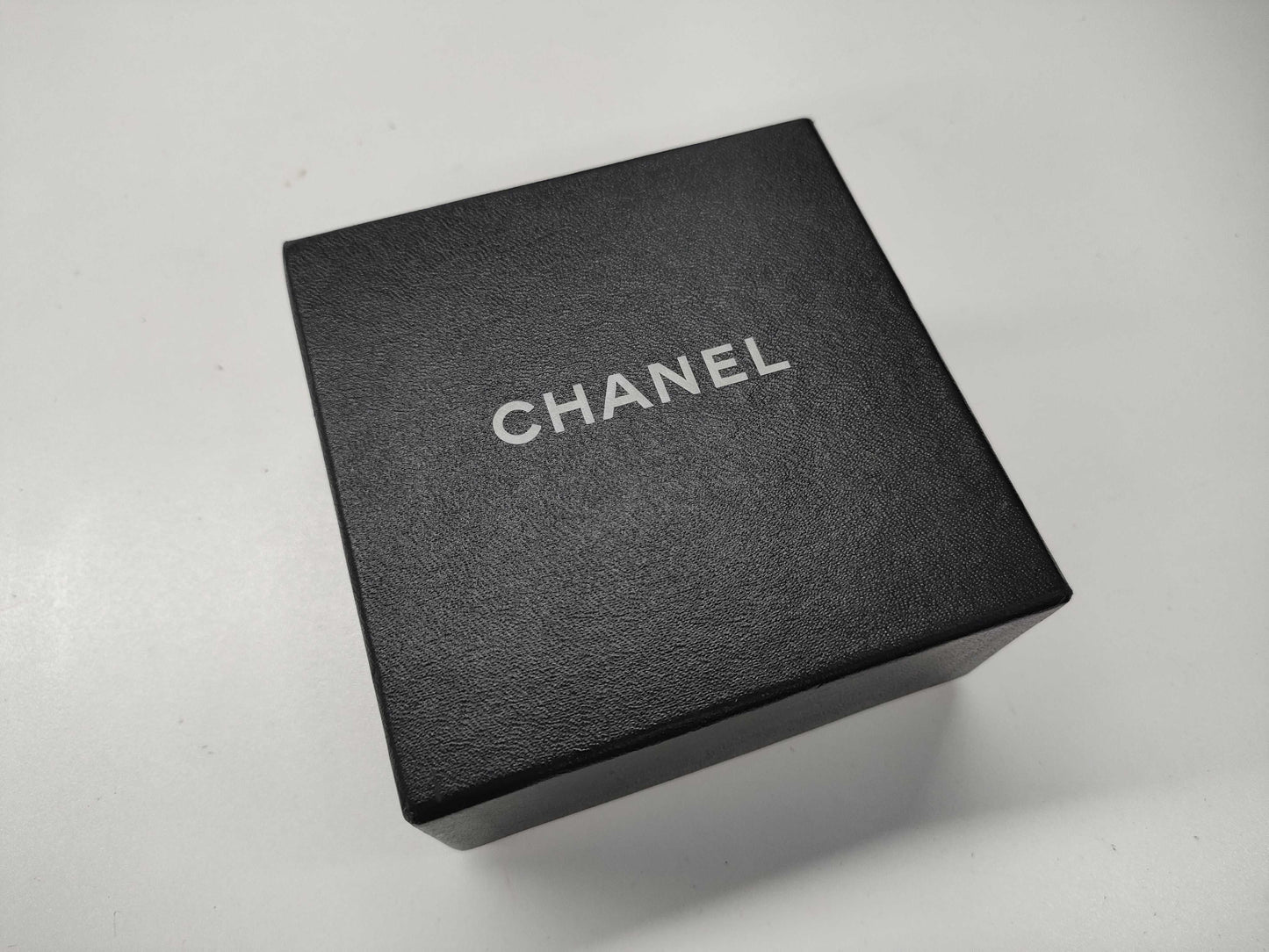 CHANEL Heart-Shaped Bangle 95P Bracelets & Bangles Bracelets & Bangles