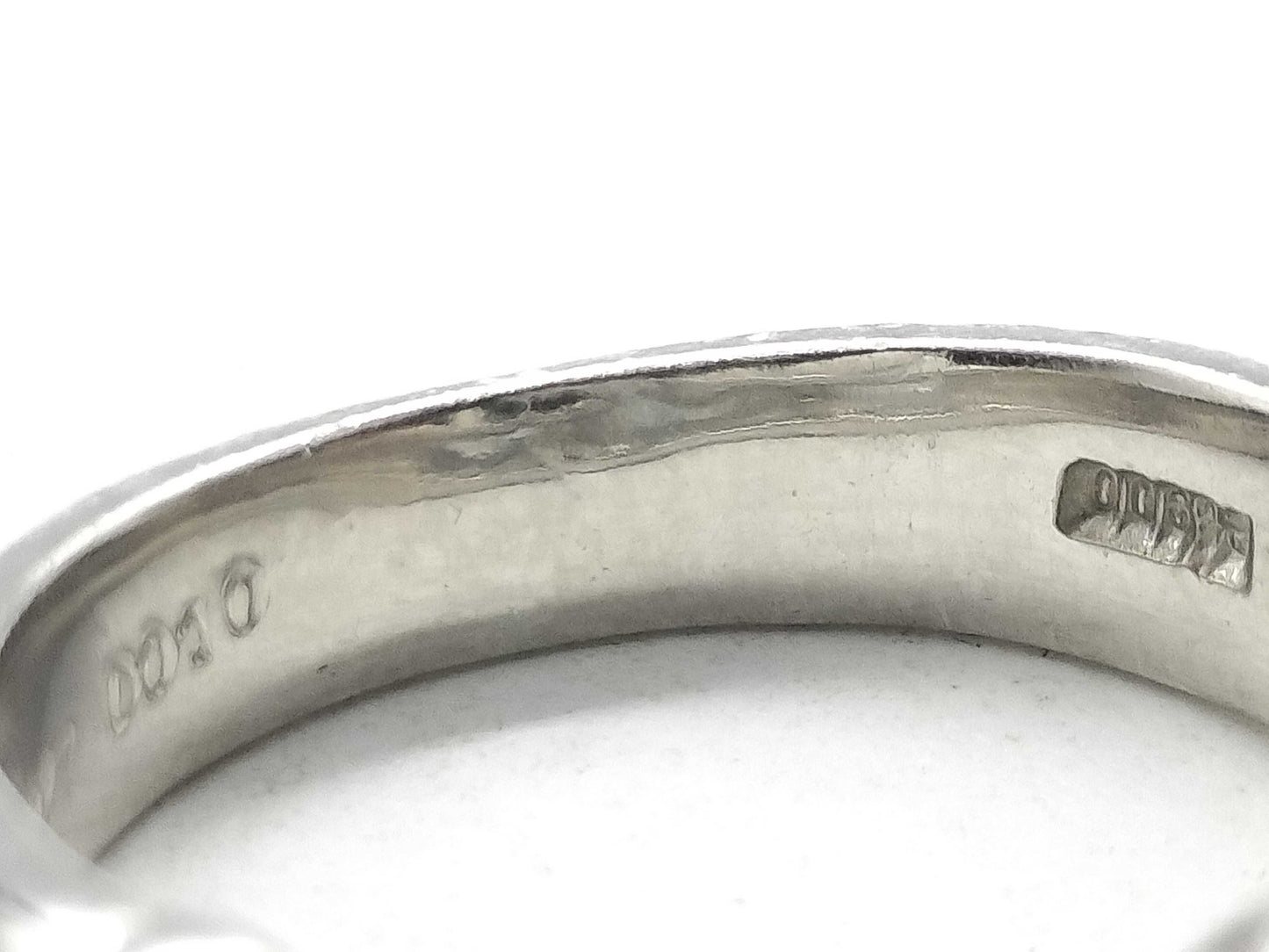 AQ 0.77ct D 0.10ct Pt900 8.5g Ring
