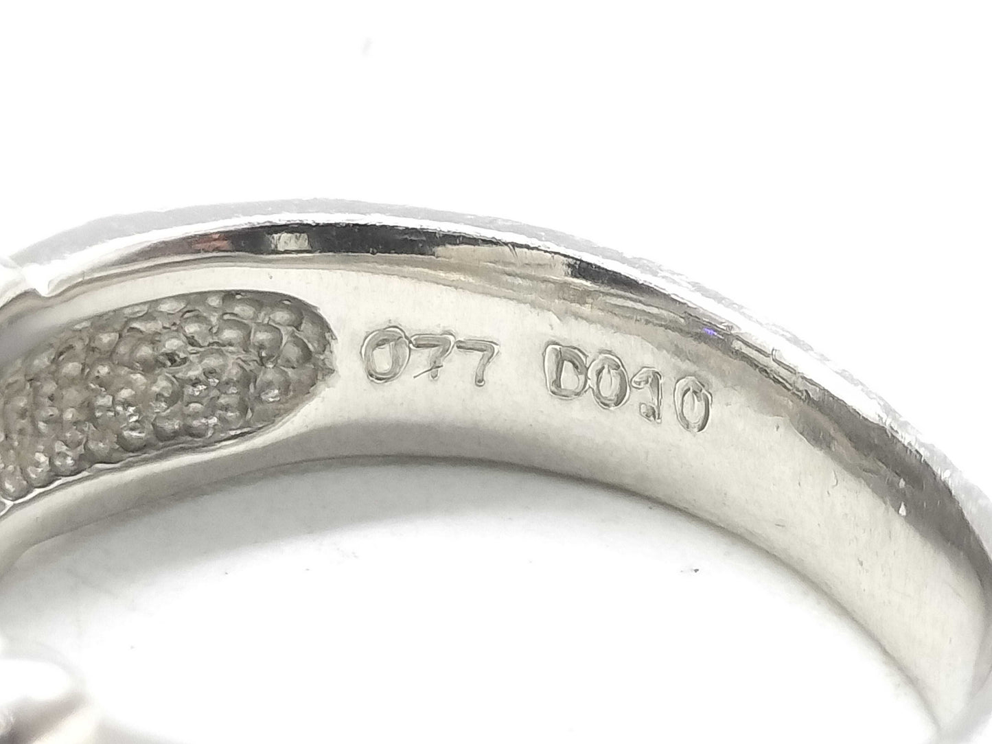 AQ 0.77ct D 0.10ct Pt900 8.5g Ring