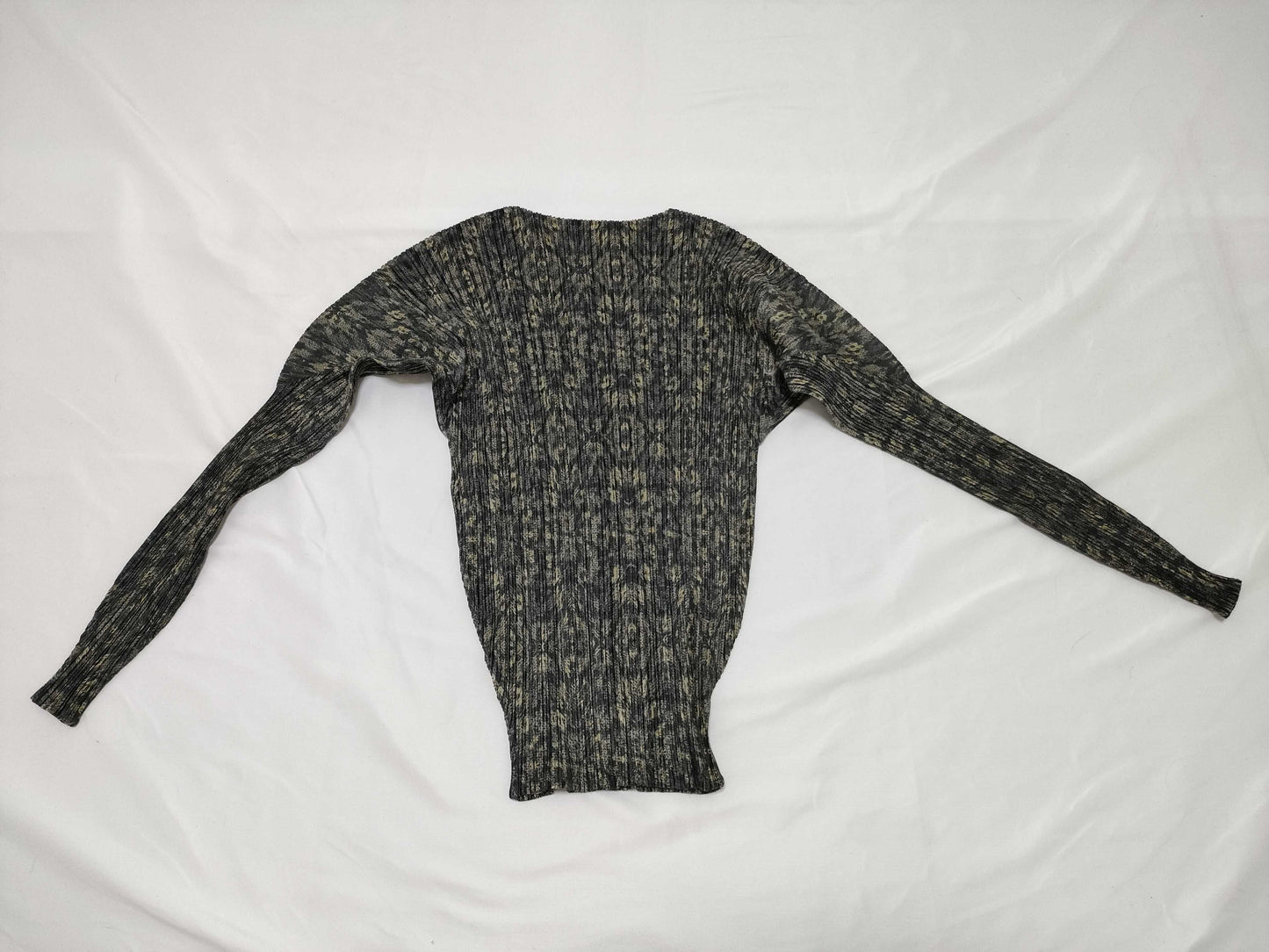 ISSEY MIYAKE Pleats Please Tops Tops